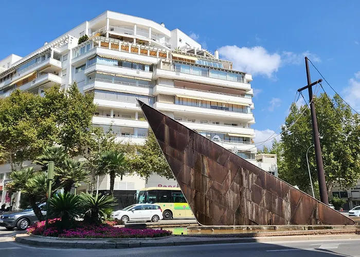 Edificio Puerto Azul * 马尔韦利亚